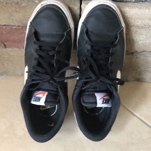 Nike NIKE COURT LEGACY size 6.5Y